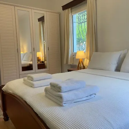 Semesterbostad Beach House With Direct Access To Private Beach Near Bodrum Camlik (Bodrum)