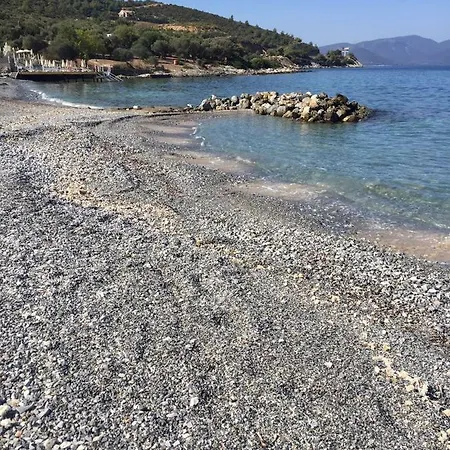 Semesterbostad Beach House With Direct Access To Private Beach Near Bodrum Camlik (Bodrum)