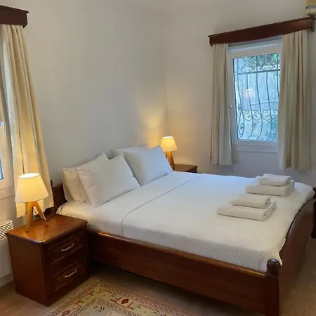 Beach House With Direct Access To Private Beach Near Bodrum