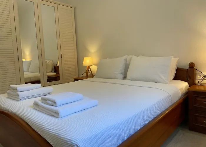 Beach House With Direct Access To Private Beach Near Bodrum 度假居 *